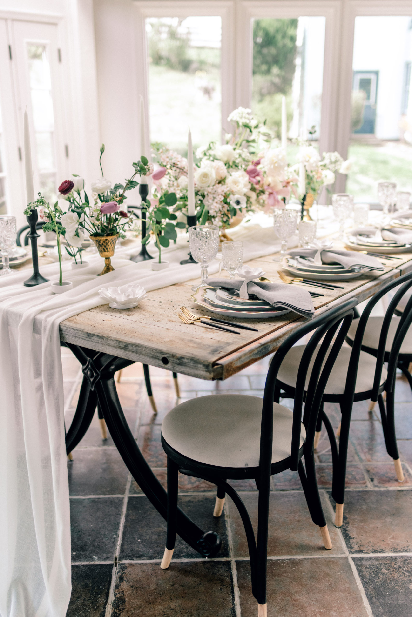 Image of a beautiful table designed by FRENCH DOOR EVENTS